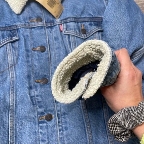 LEVI'S Women's Faux Shearling Denim Trucker Button Up Jean Jacket Size 2X NWT - Picture 2 of 5
